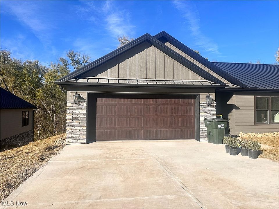 1st image of 1024 Willow Dr