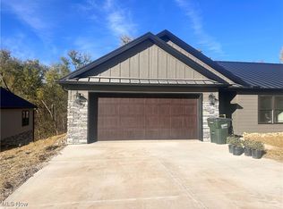 1024 Willow Dr, Millersburg, OH