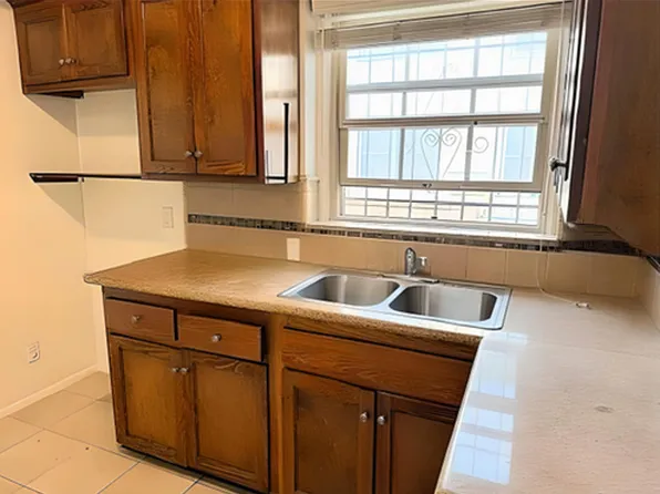 10227 1/2 8th St, Inglewood, CA 90303