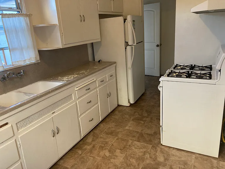 12444 Greene Ave #A — Photo 16