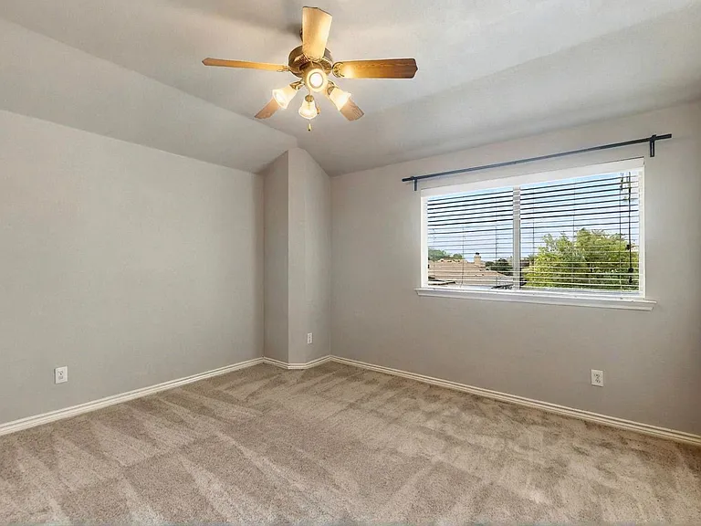 1236 Blue Brook Dr — Photo 31