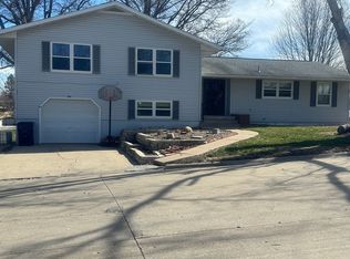 620 Main St, Victor, IA 52347