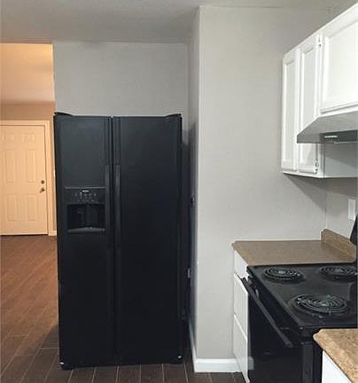 4th image of 931 Meadowlark Cir