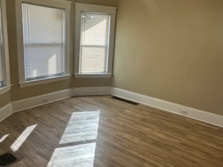 470 Arbor Rd — Photo 2