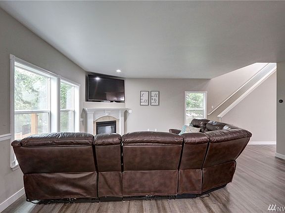 4th image of 15325 87th Ave E