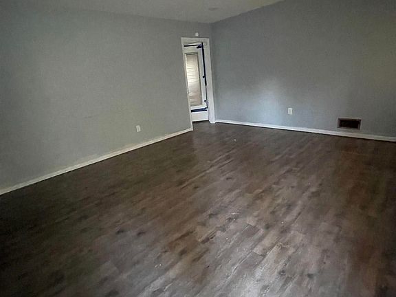 4th image of 807 3rd St N