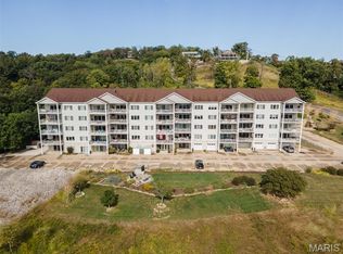 401 Timber Ridge Dr UNIT 24, Grafton, IL 62037