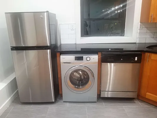 Rented by Capri Jet Realty Corp | media 24