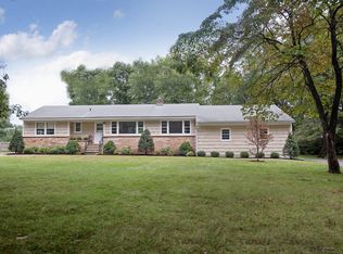 88 Comstock Hill Ave, Norwalk, CT 06850