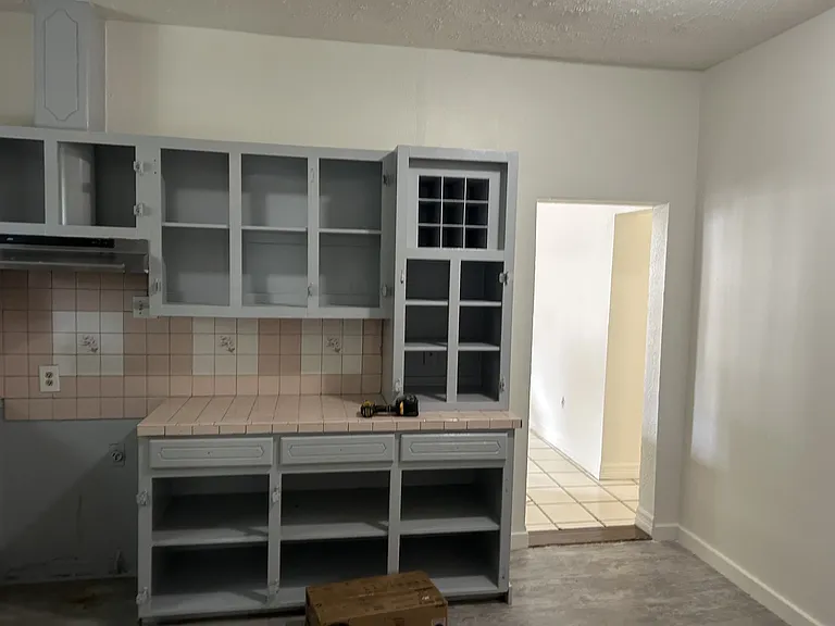 1009 N Valderas St — Photo 9