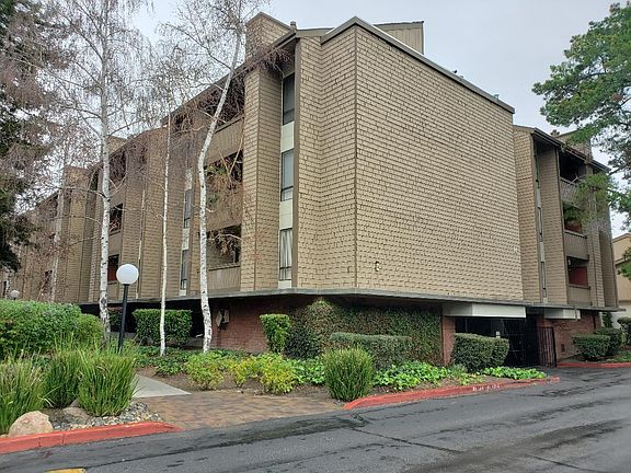3rd image of 49 Showers Dr APT N270