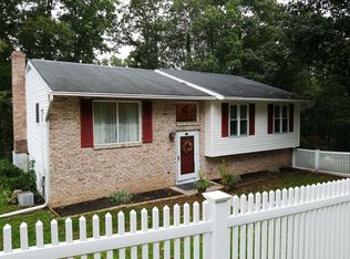 214 Timber Rd, Pottsville, PA 17901