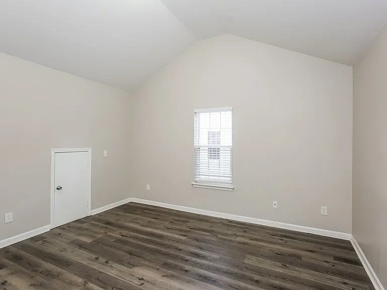 7124 Fox Point Dr — Photo 12