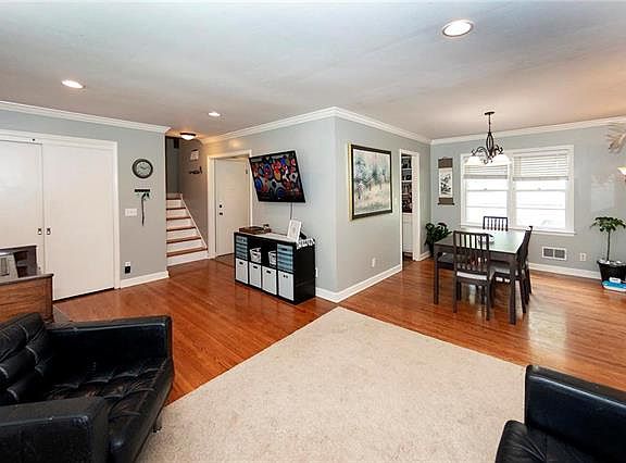 5th image of 4516 Vermont Ave