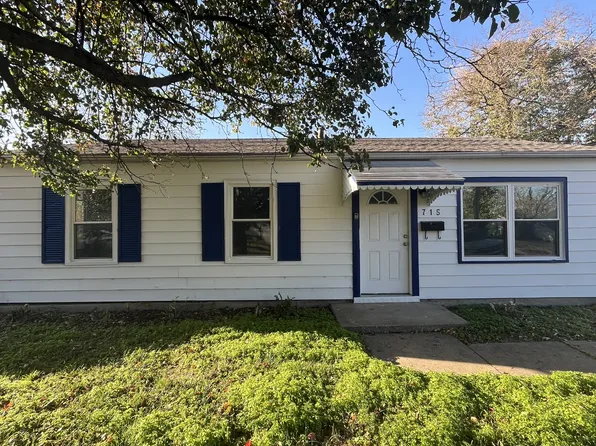 715 Saint Barbara Ln, Cahokia, IL 62206