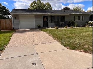 1212 16th 1/2 St, Bettendorf, IA