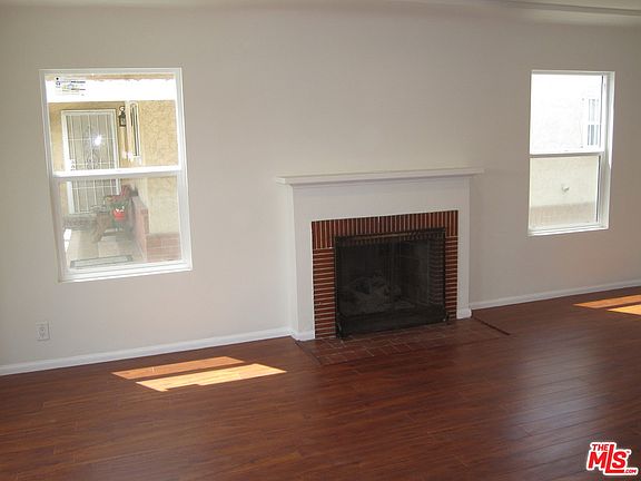 2nd image of 2107 W 93rd St