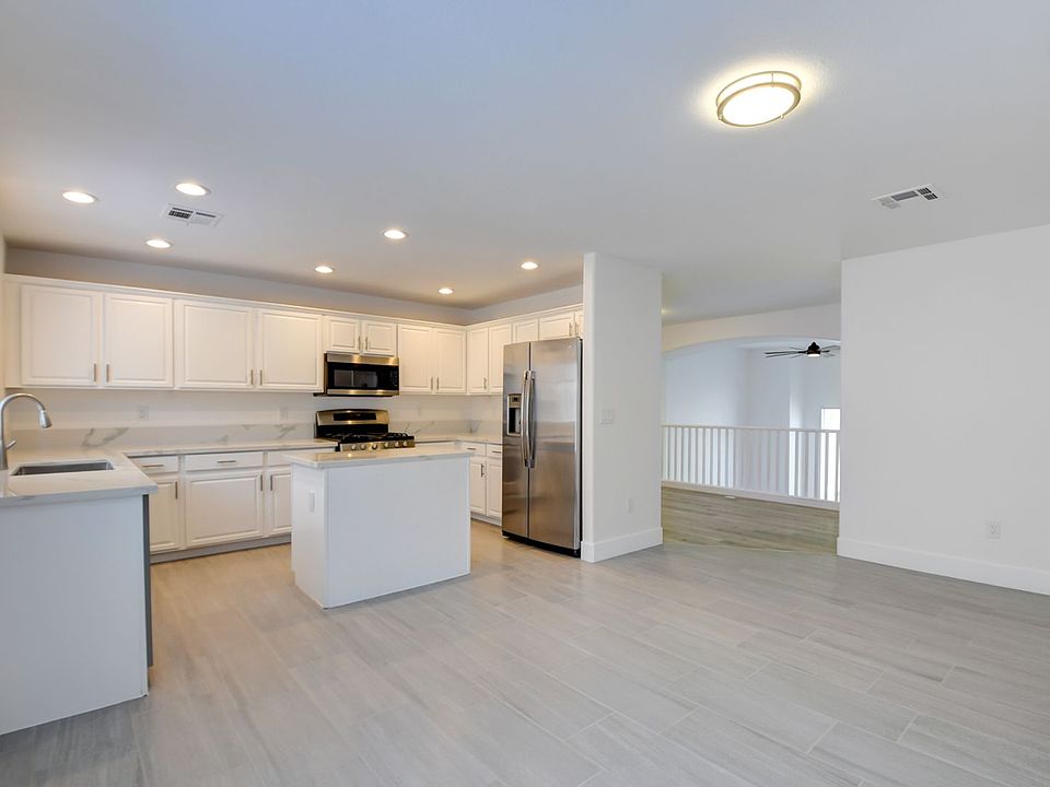 1st image of 328 Mali Heights Ct
