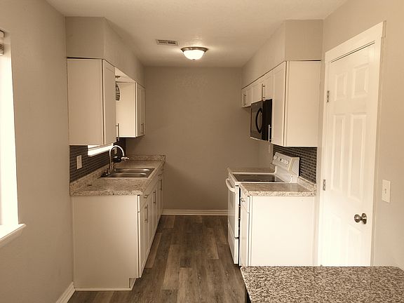 2nd image of 9616 NE 3rd Pl