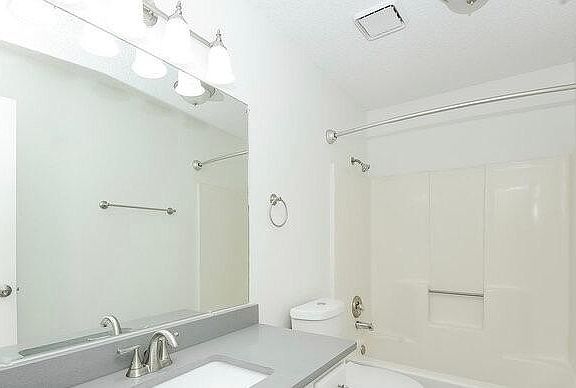 5th image of 111 Stone Creek Dr