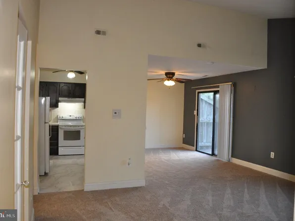37 Chiswick Dr, Lindenwold, NJ 08021