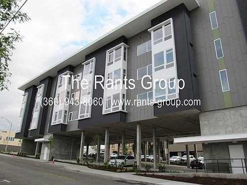 3rd image of 321 Legion Way SE