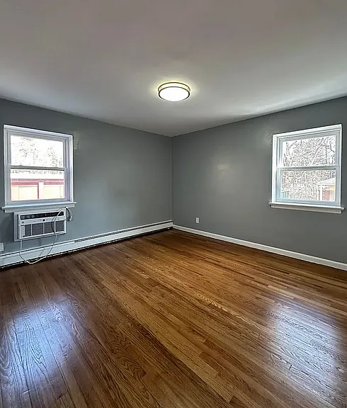 138 E 7th St #7 — Photo 10