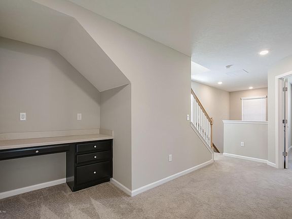 4th image of 309 Sweet Oak Way