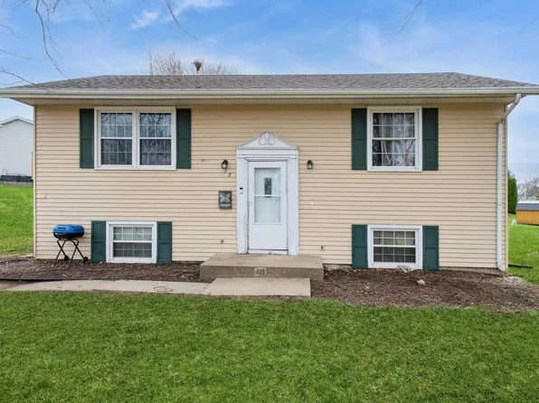 413 Cynthia Dr, Maquoketa, IA 52060