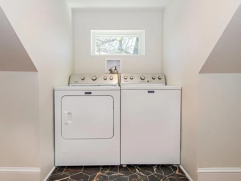 3 Irving Pl #A — Photo 24