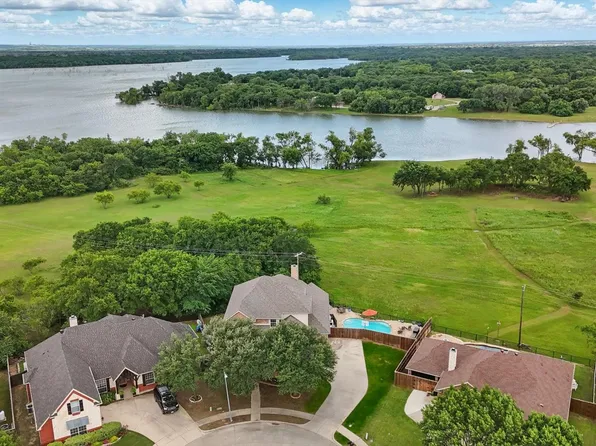 2803 Ivy Glen Dr, Grand Prairie, TX 75052