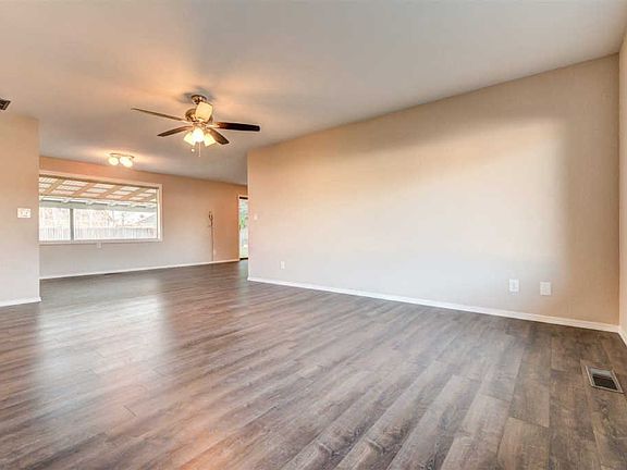 4th image of 205 S Roosevelt St