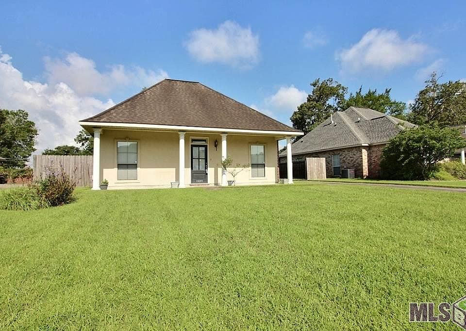 1st image of 11099 Garrett Dr