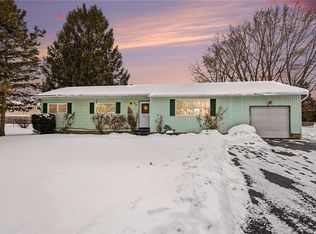 29 Amesbury Rd, Rochester, NY 14623