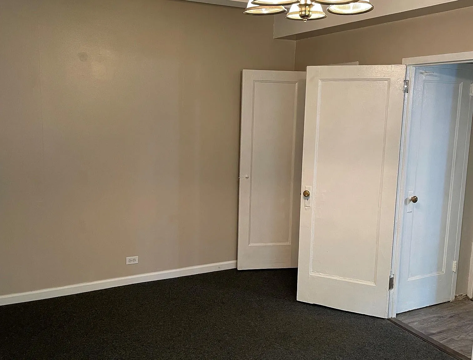 1 bed, 1.0 bath, 875 sqft, $2,762 — Photo 3