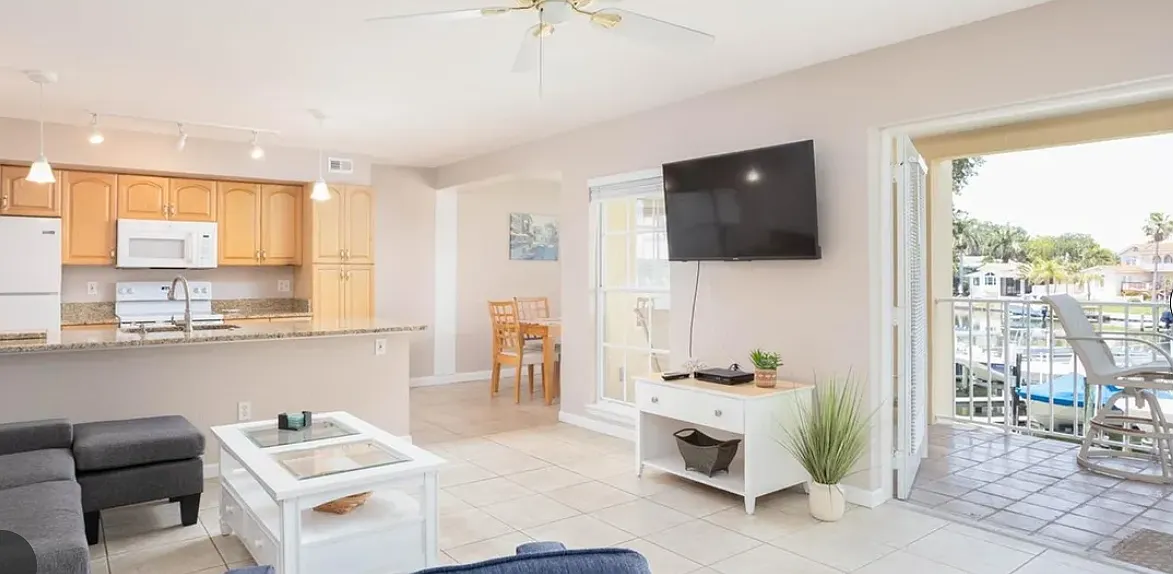 1125 Pinellas Bayway S — Photo 2