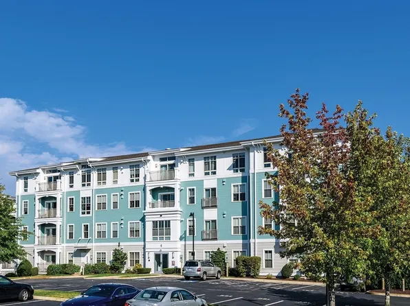 4 Repton Cir Unit 4205, Watertown, MA 02472