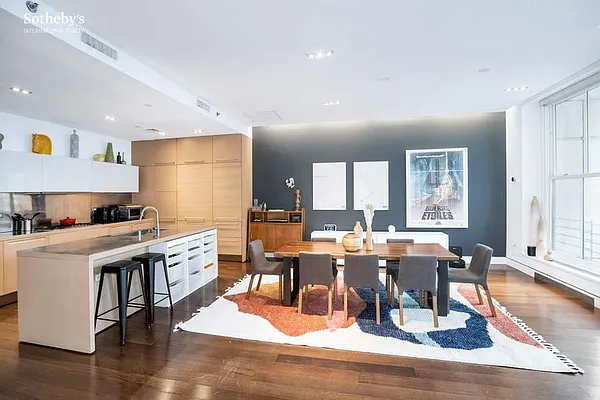 Sold by Sotheby's International Realty | media 8