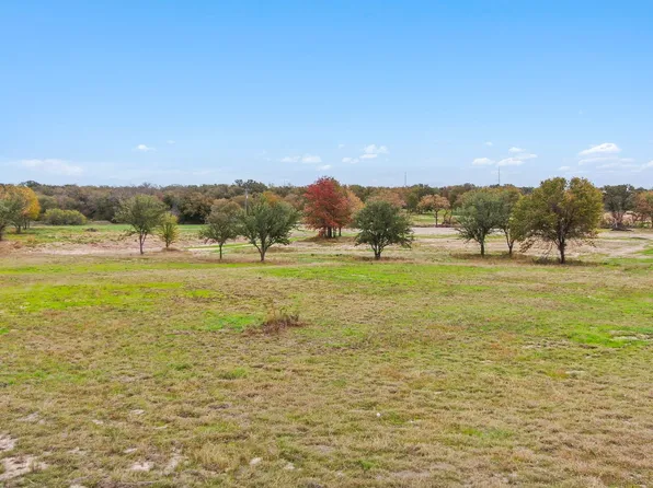 302 Perkins Rd, Poolville, TX 76487