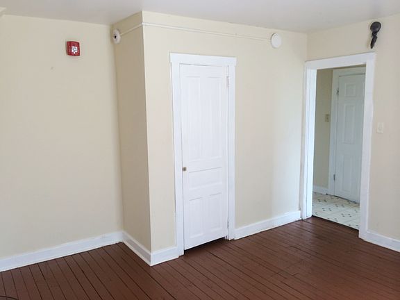 2nd image of 408 W Lincoln Hwy APT 4