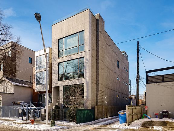 2nd image of 922 N Hermitage St #2