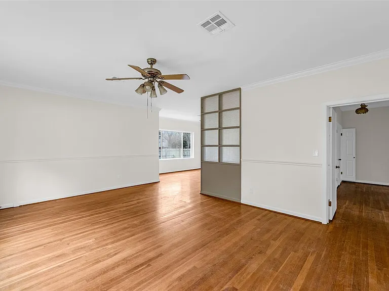2527 Avenue G — Photo 7
