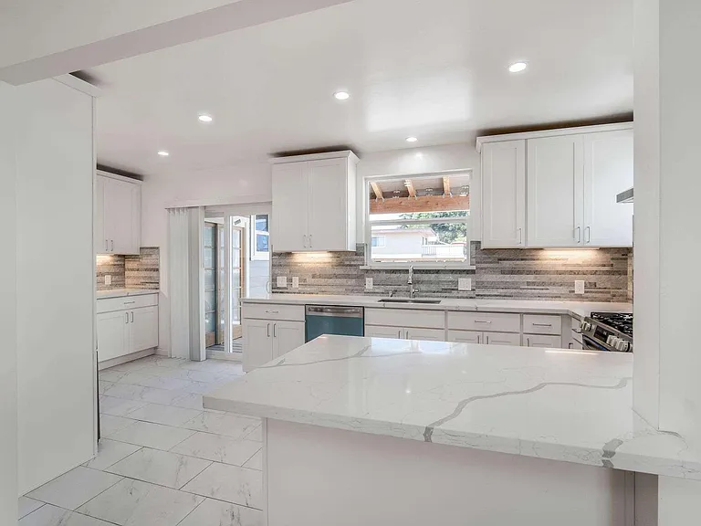 1305 Walnut St #1305 — Photo 12