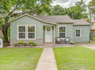 418 E Akard St, Weatherford, TX 76086
