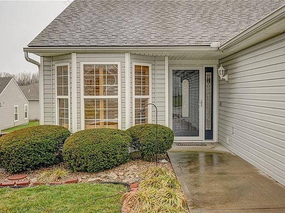 3rd image of 5221 NW Primrose Ct