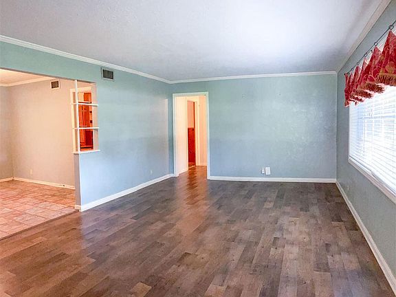 2nd image of 3060 Minglewood Dr