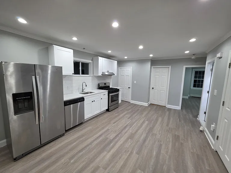 14 Stanley Ave #1 — Photo 4