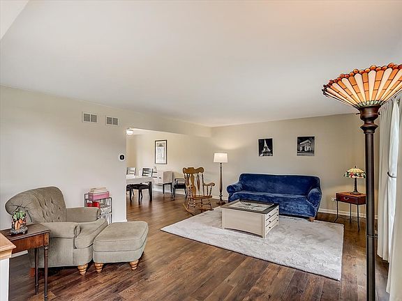 5th image of 7927 Dooneen Ave