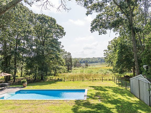5th image of 27 Stock Farm Ln