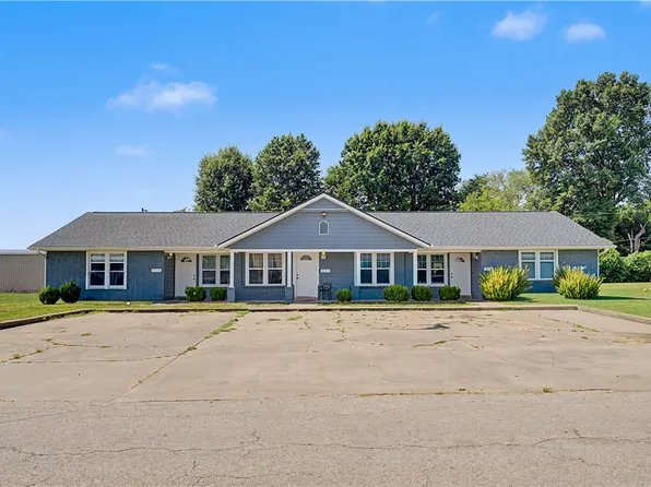 852 Banz Rd, Rogers, AR 72758